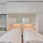Metropol, Whg 92, Landseite